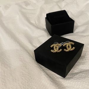 CHANEL authentic Earrings crystals -gold tone